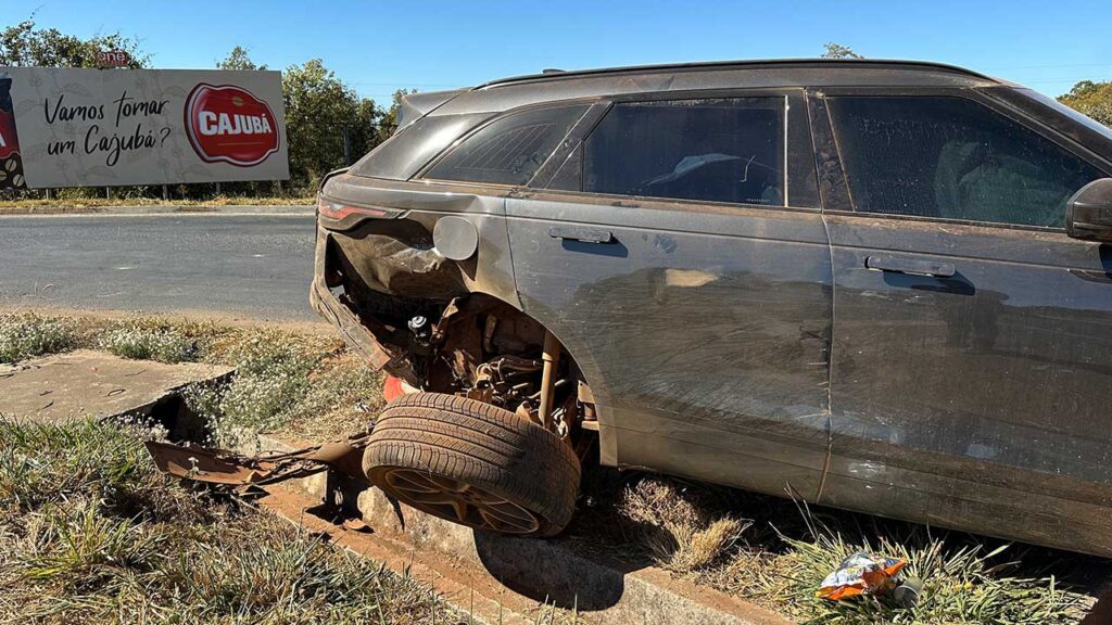 Motorista avança trevo da MG-410 com a BR-040 e causa acidente em Lagoa Grande