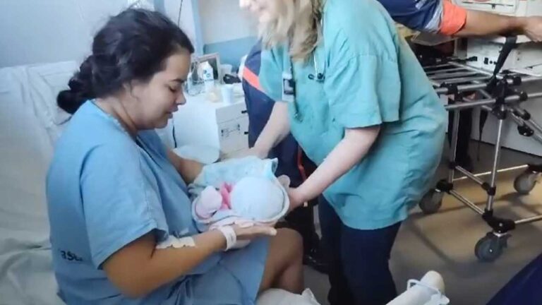 Veja o momento em que mãe reencontra filha recém-nascida sequestrada por médica em Uberlândia