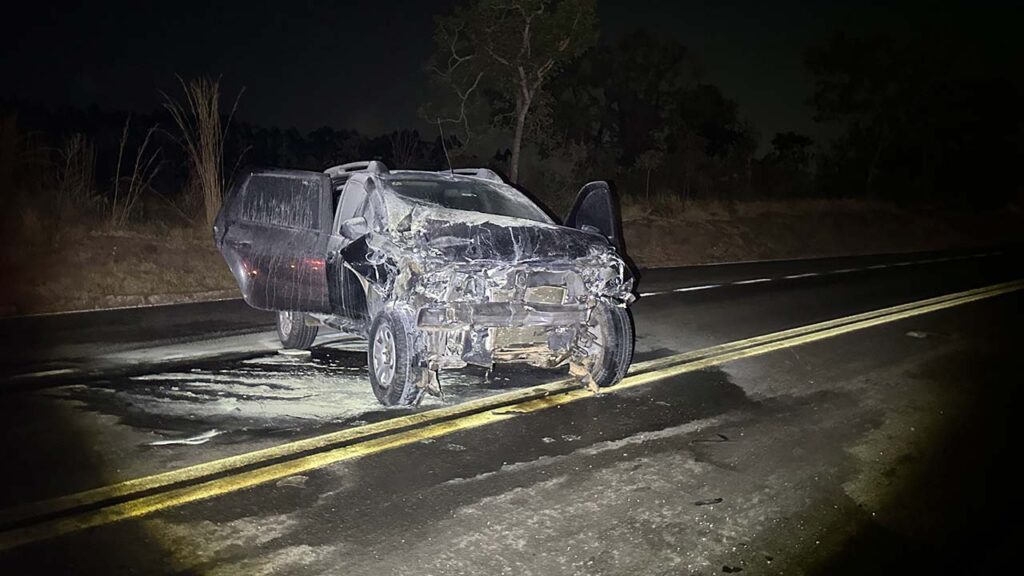 Pinheirense fica presa às ferragens e morre na hora em gravíssimo acidente na BR-040, em João Pinheiro