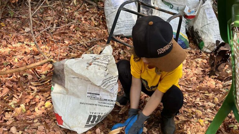 Rotary Participação retira cerca de 100 sacos de lixo em ação de limpeza no Capão da Água Limpa em João Pinheiro