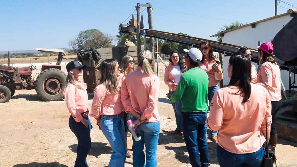 Associação Filhas do Agro e empresas parceiras participam de Dia de Campo da Cachaça Pinheirinha