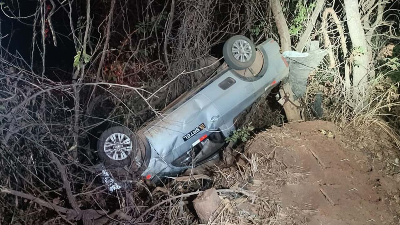 Motorista aponta cansaço como causa de acidente de trânsito na MG-181 em Brasilândia de Minas