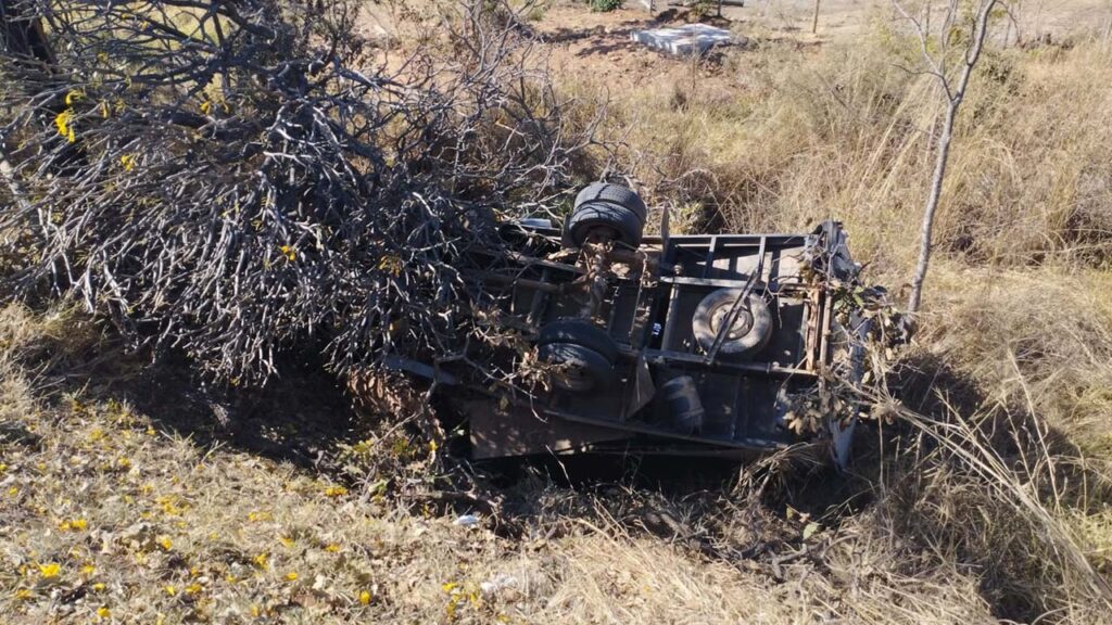 Pinheirense de 18 anos morre após capotamento de caminhão na BR-040 em Três Marias