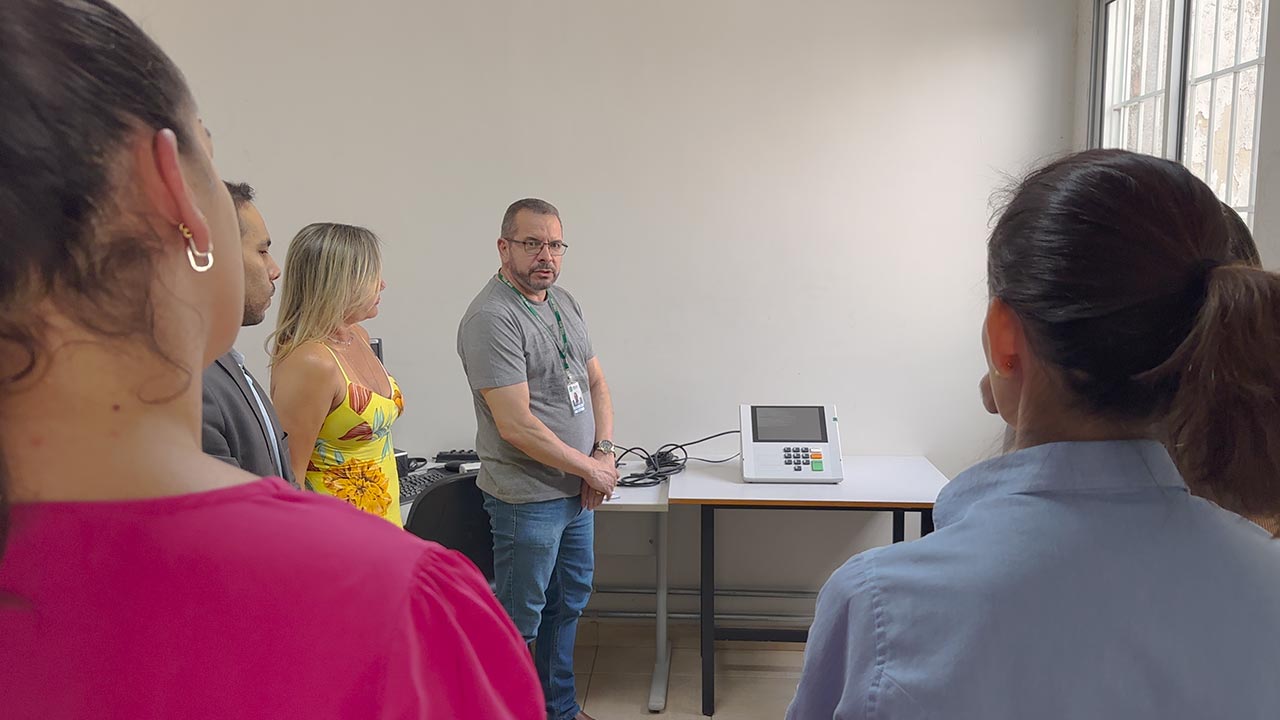 Justiça Eleitoral de João Pinheiro realiza testes e simulados das urnas para as eleições municipais de outubro