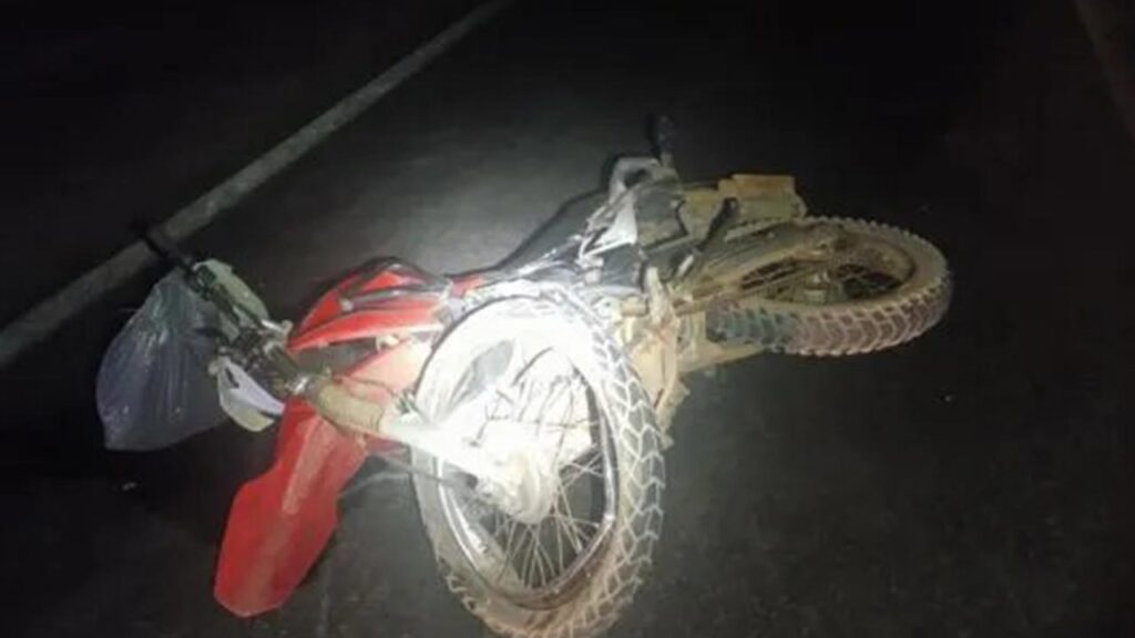 Motociclista de 49 anos morre ao bater de frente com veículo na Ruralminas em João Pinheiro 