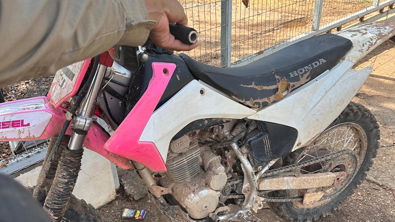 Motociclista tenta fugir da polícia na MG-181 e é preso com moto adulterada em Brasilândia de Minas