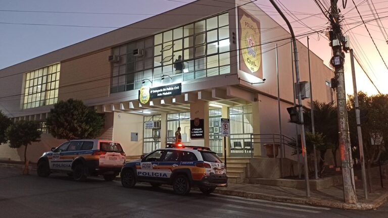 Motorista de 35 anos é preso por violência doméstica após briga com ex-namorada em João Pinheiro