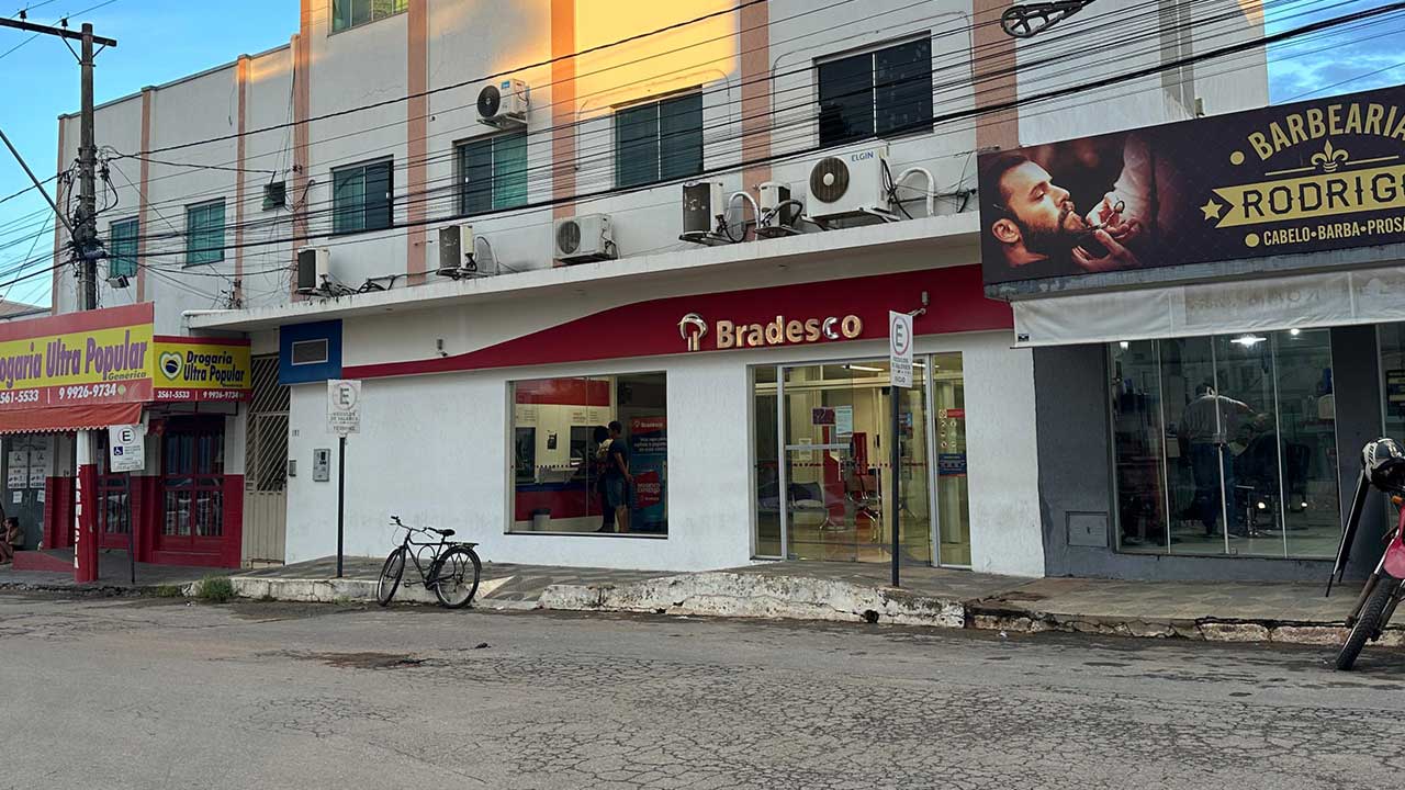 Bradesco encerra atividades em João Pinheiro e redireciona clientes para agência de Paracatu