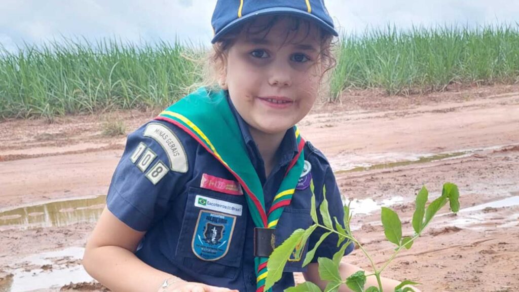 Grupo Escoteiro Ipê de João Pinheiro visita Destilaria Veredas em dia de aprendizado e integração