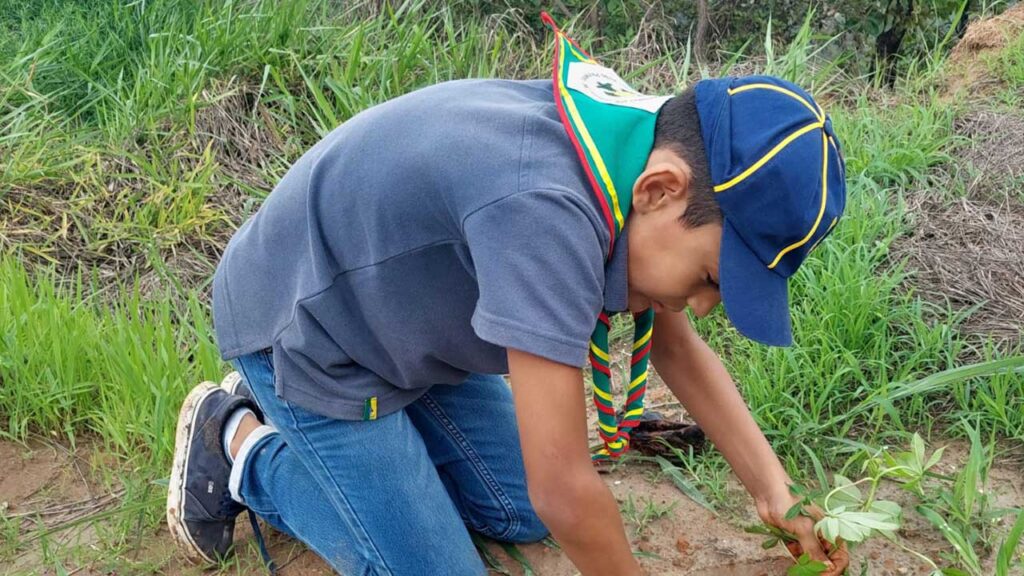 Grupo Escoteiro Ipê de João Pinheiro visita Destilaria Veredas em dia de aprendizado e integração