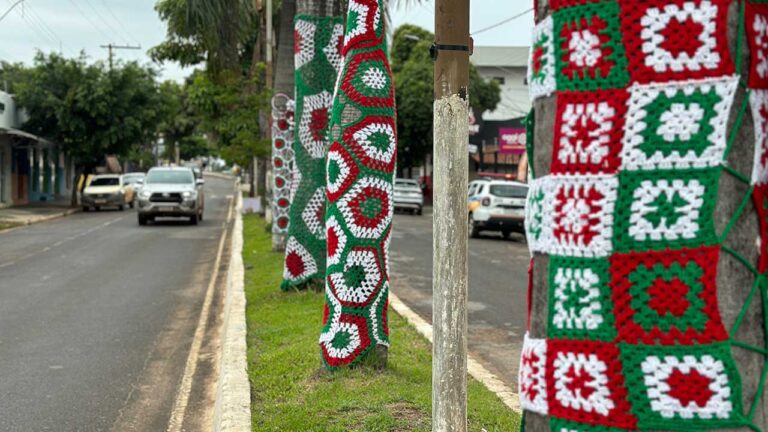 Instituto ISA dá início à instalação da decoração de Natal em João Pinheiro, trazendo magia e encanto