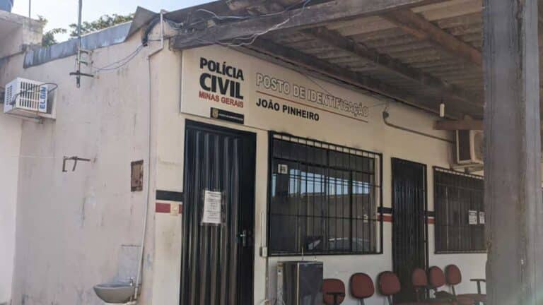 Homem vai tirar segunda via de identidade e acaba preso por dívida de pensão em João Pinheiro