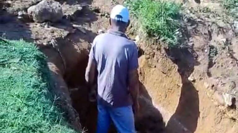 Cabe uma pessoa em pé: rua com cratera enorme tira o sossego de moradores de Canabrava em João Pinheiro