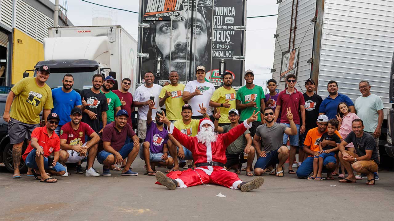 Máfia 040 faz Natal Solidário e reúne centenas de crianças em dia de lazer em João Pinheiro