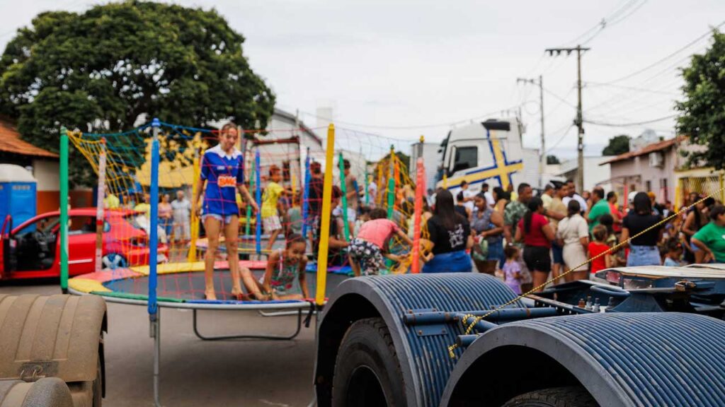 Máfia 040 faz Natal Solidário e reúne centenas de crianças em dia de lazer em João Pinheiro