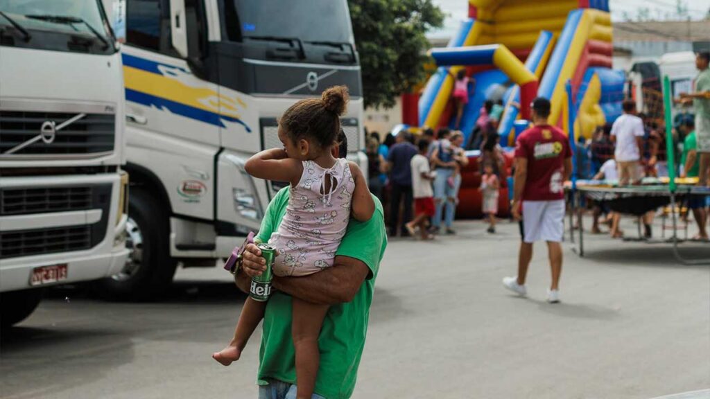 Máfia 040 faz Natal Solidário e reúne centenas de crianças em dia de lazer em João Pinheiro