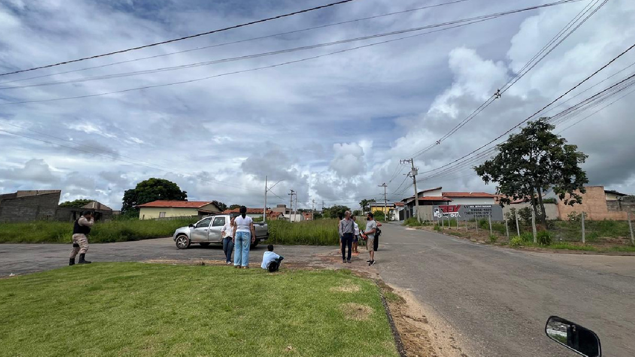 Mãe é presa por entregar motocicleta para filho de 15 anos em João Pinheiro; menor se envolveu em acidente