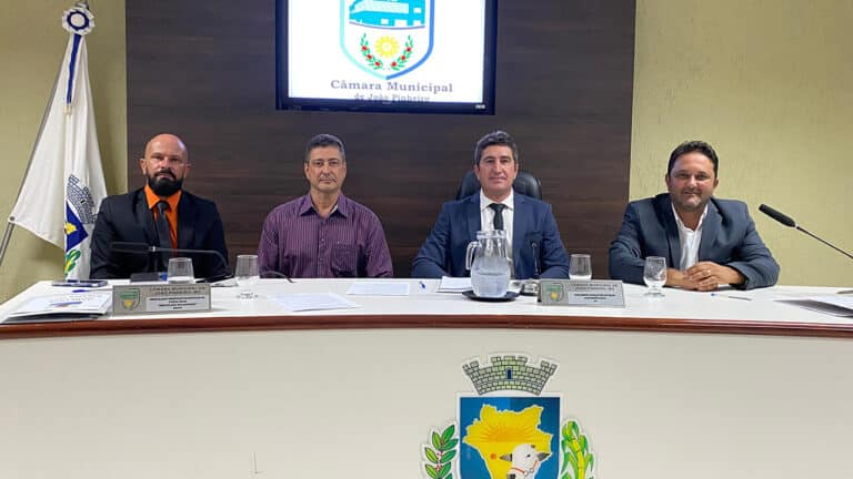 Primeira reunião da Câmara de João Pinheiro tem eleição de comissões, 18 indicações e debates sobre infraestrutura