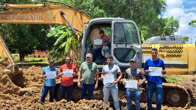 Curso de operador de máquinas pesadas em João Pinheiro abre matrículas; vagas são limitadas