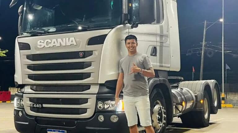 Caminhoneiro ferido após carreta cair de ponte na BR-040, em João Pinheiro, segue em estado grave e família pede orações