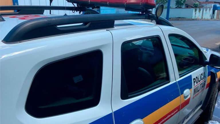 Homem se masturba durante depilação a laser; esposa diz que 'não é nada demais' e polícia é acionada