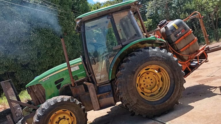Bandidos levam trator de R$ 150 mil em fazenda de João Pinheiro e desaparecem sem deixar pistas