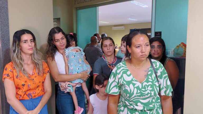 Mães atípicas cobram melhores condições para atendimento de crianças autistas na APAE de João Pinheiro