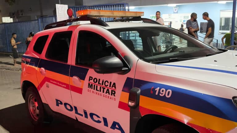 Mulher é agredida com soco pelo ex-companheiro ao chegar do trabalho em João Pinheiro