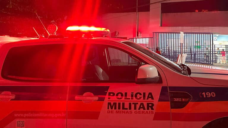 Mulher mexe no celular do marido, apaga solicitação de amizade da ex e acaba agredida em João Pinheiro