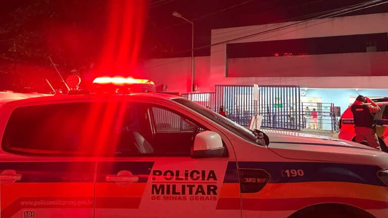 Com filha de 1 ano no colo, mulher é agredida pelo companheiro e bebê se machuca em João Pinheiro