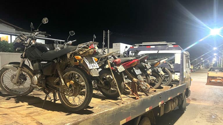 Polícia fecha o cerco contra o “rolezinho”, apreende motocicletas e aplica dezenas de multas em João Pinheiro