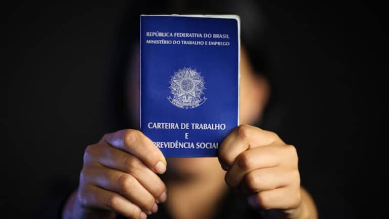SINE de João Pinheiro anuncia vagas de emprego com salários de até R$ 3.176,00
