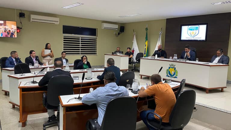 Vereadores de João Pinheiro gastam mais de R$ 55 mil em diárias só em março; veja quem não gastou nada