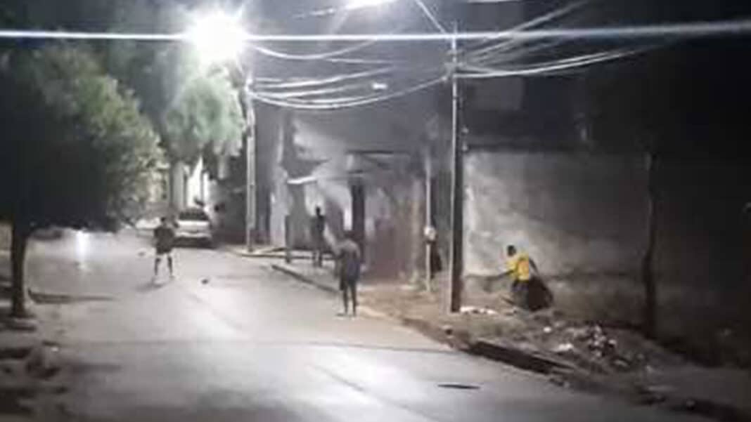 Briga com facão, machado e pedradas assusta moradores da Maria Filomena, no Alvorada, em João Pinheiro