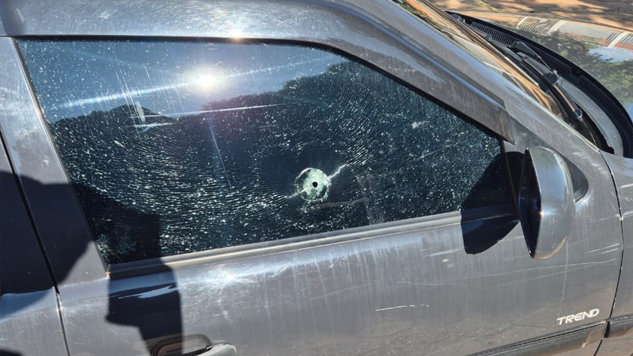 “Chimbinha” atira no sogro que estava dentro do carro e foge após tentativa de homicídio em Brasilândia de Minas