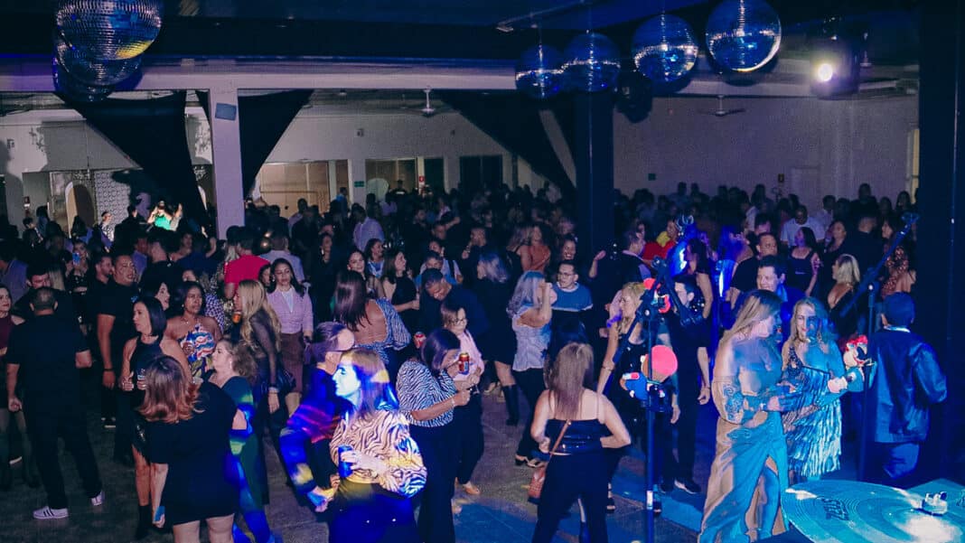 É neste sábado a Noite da Hippus: festa flashback revive clássicos dos anos 80 e 90 em João Pinheiro