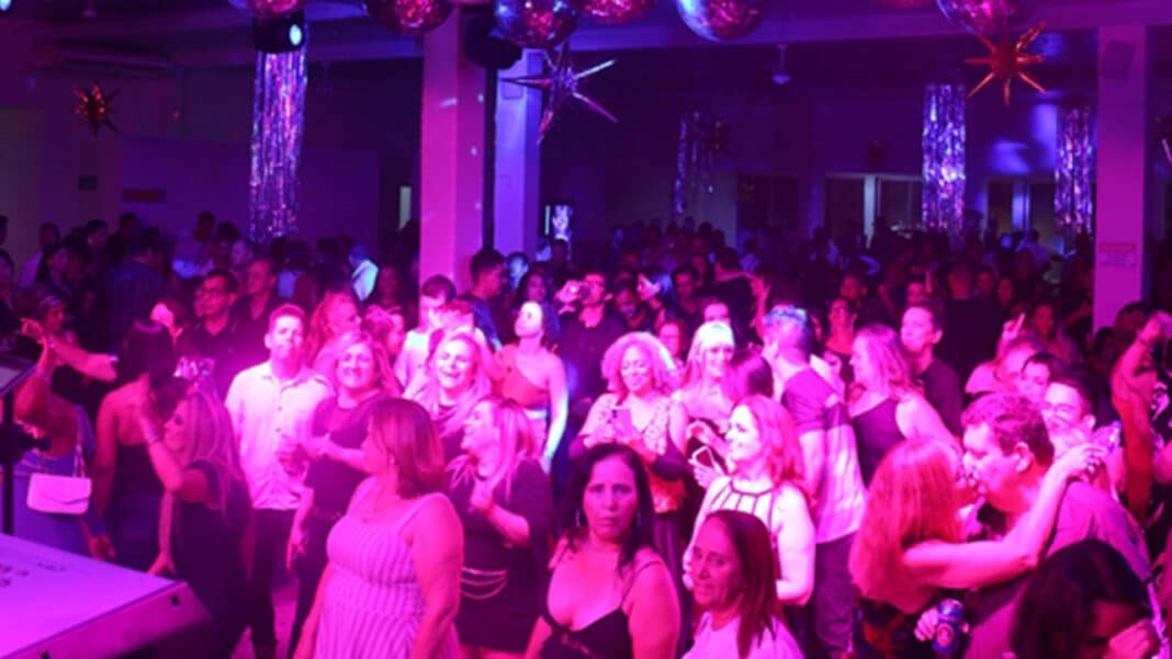 Noite da Hippus 2025 é sucesso absoluto em João Pinheiro e reúne quase 500 pessoas em festa memorável