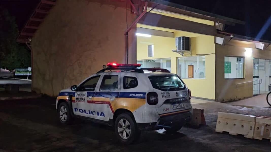 Homem fica gravemente ferido após ser esfaqueado na barriga no Cais em João Pinheiro
