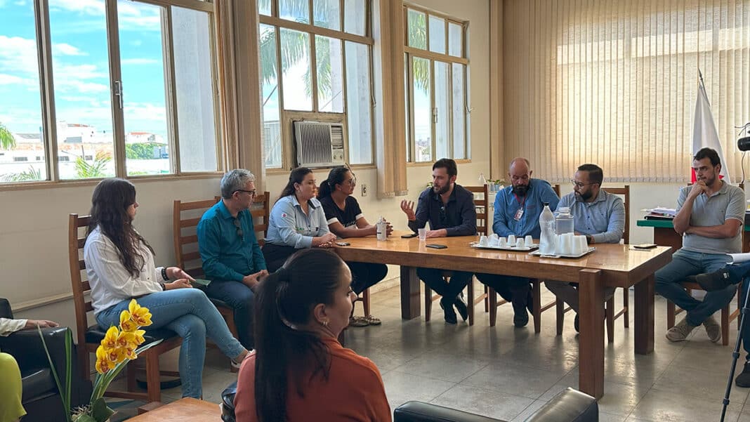 ACE e comerciantes vão à prefeitura, que confirma revogação da Feira da Lua; feira local será organizada