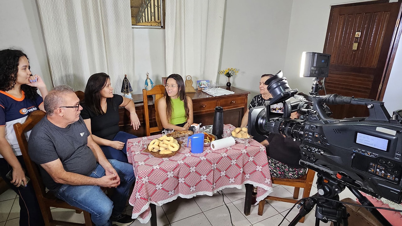 Sino Vox Patris, o maior do mundo, pernoita em João Pinheiro e emociona moradores com passagem histórica