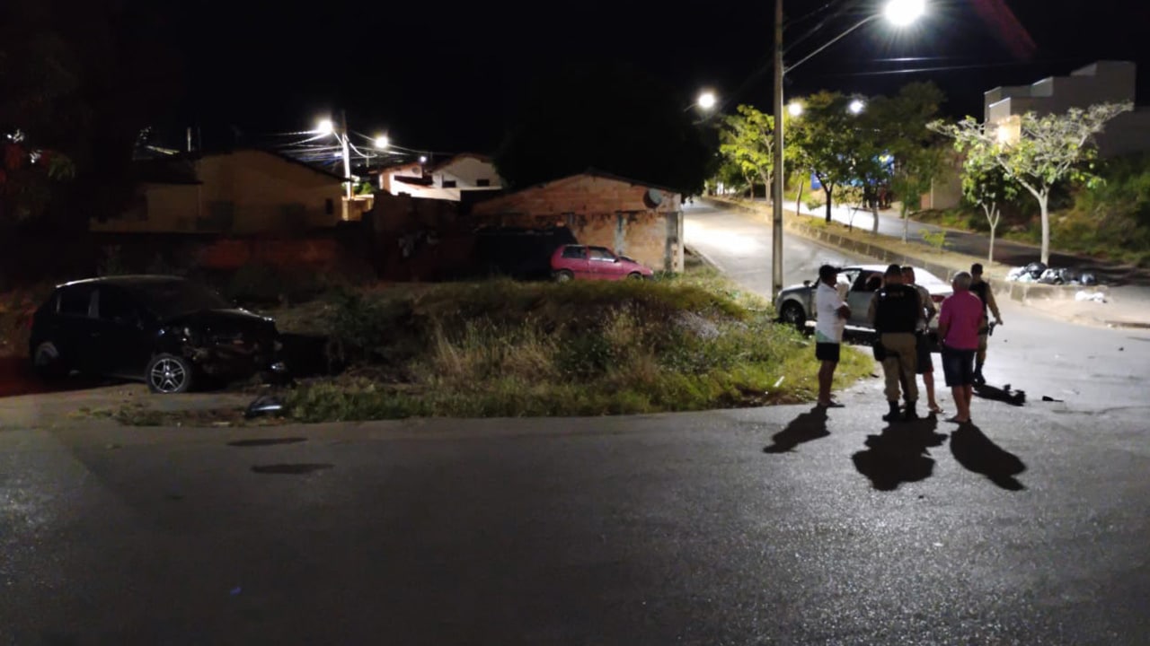 Motorista bêbado e sem CNH causa grave acidente e desmaia em João Pinheiro