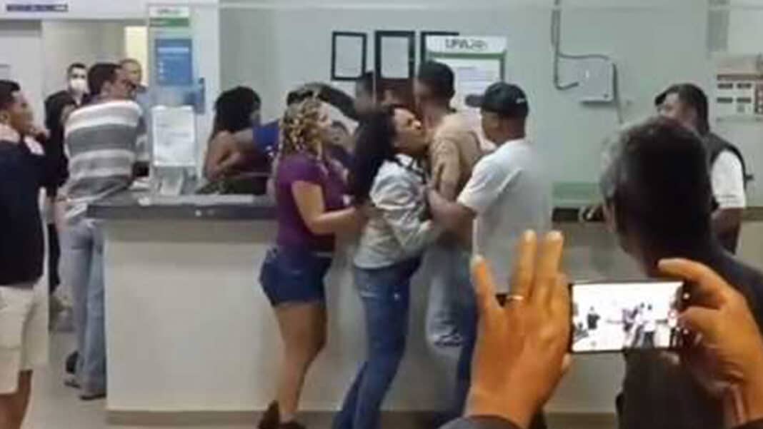 Recepção de UPA vira palco de briga generalizada por demora no atendimento