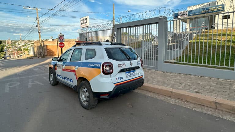 Ladrão invade casa e furta até camisinhas em João Pinheiro; suspeito foi contido por populares e preso