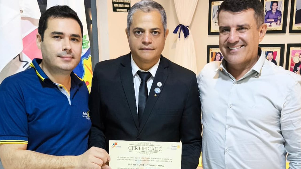 Rotary Participação homenageia policial que salvou criança de 2 anos em João Pinheiro