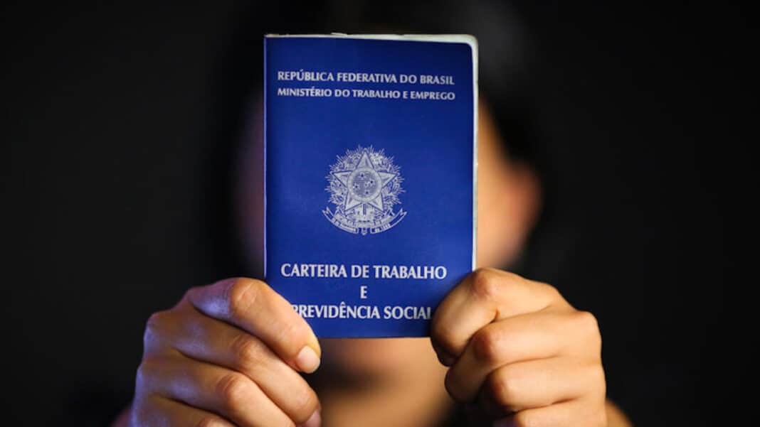 Oportunidade: SINE de João Pinheiro divulga vagas com e sem experiência e salário de até R$ 3.444,00