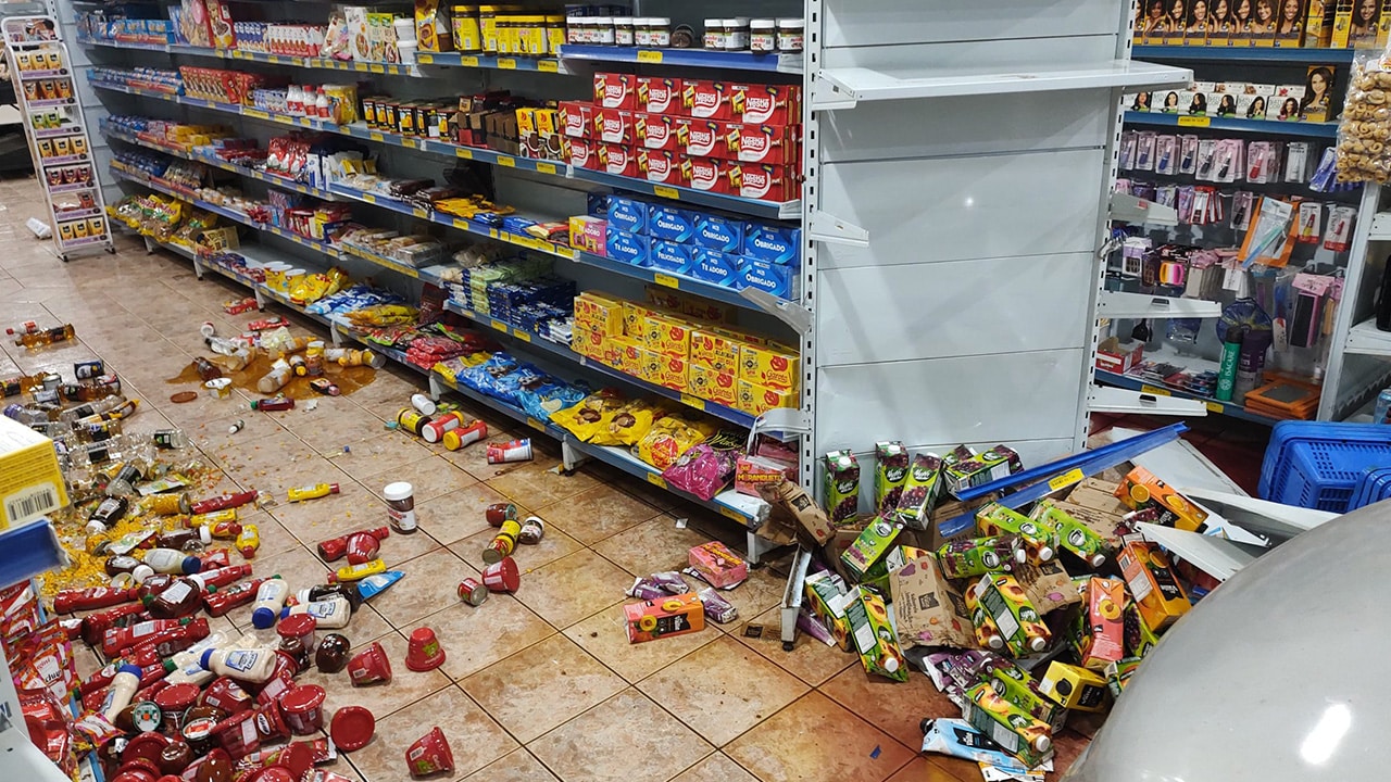 'Ia só comprar carne e cerveja', diz motorista bêbado que invadiu supermercado com carro