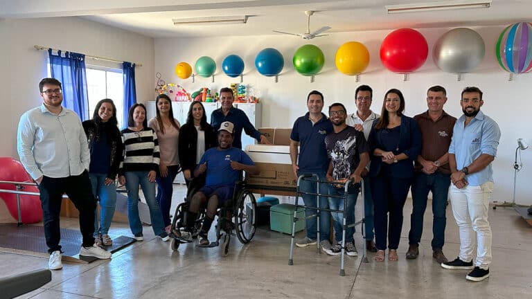 Pacientes da fisioterapia da APAE ganham mais conforto após doação de ar-condicionado do Rotary Participação