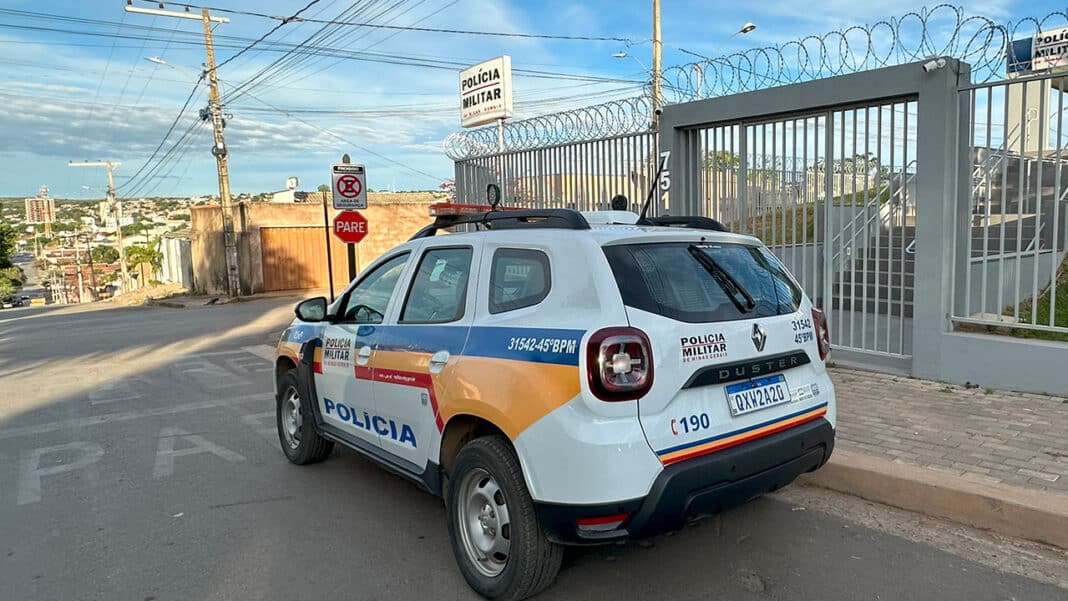 Mulher apanha do namorado após dizer “oi” a conhecido em supermercado de João Pinheiro