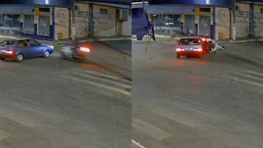 Motociclista em alta velocidade bate em carro em cruzamento no Centro de João Pinheiro; veja o vídeo