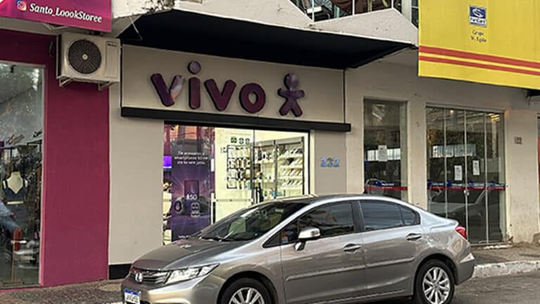 Vivo morta? Moradores reclamam de instabilidade no sinal por quase 24 horas